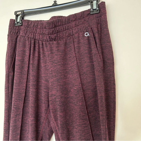 GAP Fit Tech Jersey Workout Joggers - Picture 5 of 13